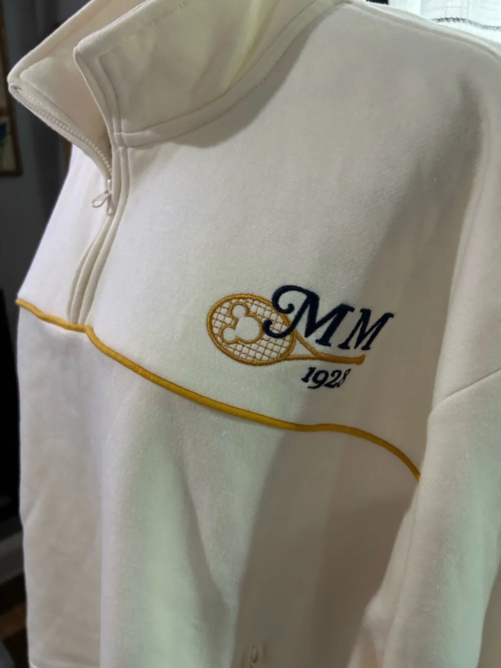 Box Lunch Disney Minnie Mouse Tennis Quarter Zip Plus Size Crewneck Size 2XL - Picture 3 of 5